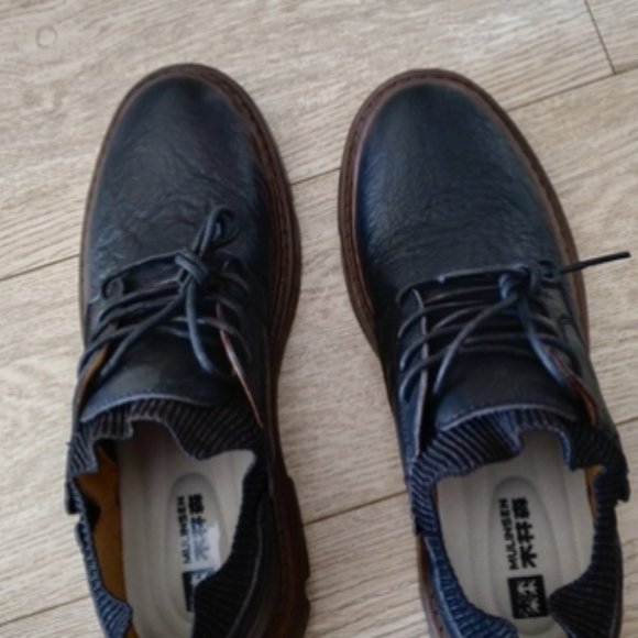 shoes - Picture 2 of 3